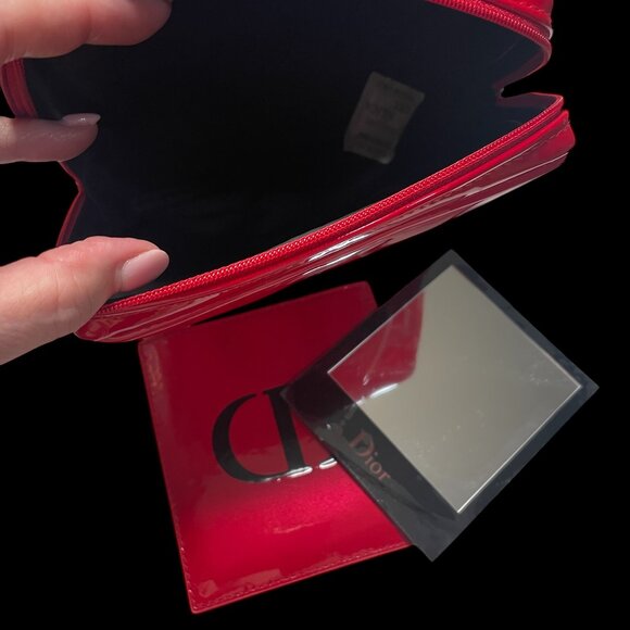 DIOR BUNDLE MAKE UP BAG AND MIRROR IN RED PATENT LEATHER - Picture 2 of 2
